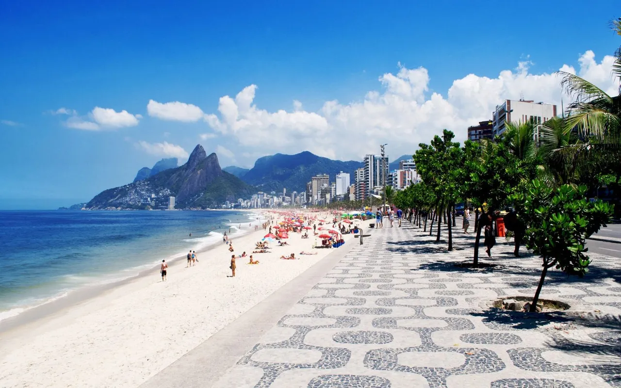 Discover the famous Ipanema Beach, one of the most beautiful beaches in Rio de Janeiro, Brazil