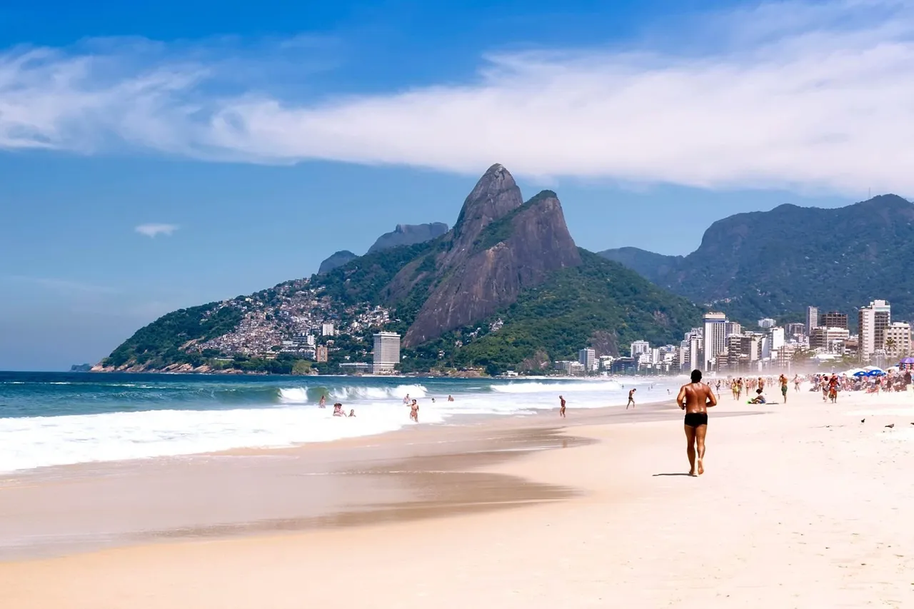 Discover the famous Ipanema Beach, one of the most beautiful beaches in Rio de Janeiro, Brazil