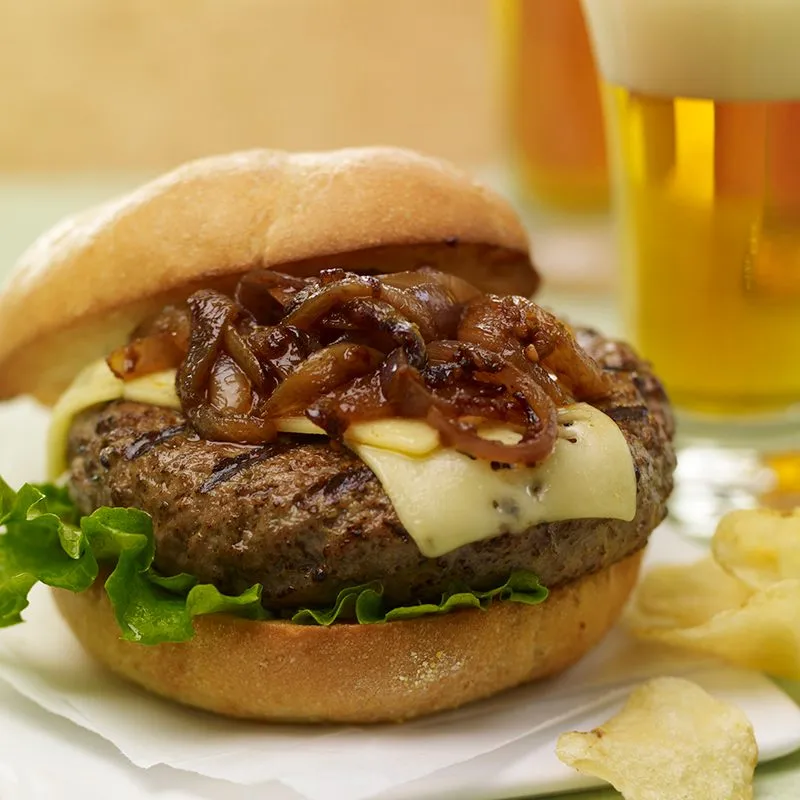 Hamburguesa_a_la_Cerveza_y_Cebollas_Caramelizadas_con_Chipotle_Recipes_800x800.jpg