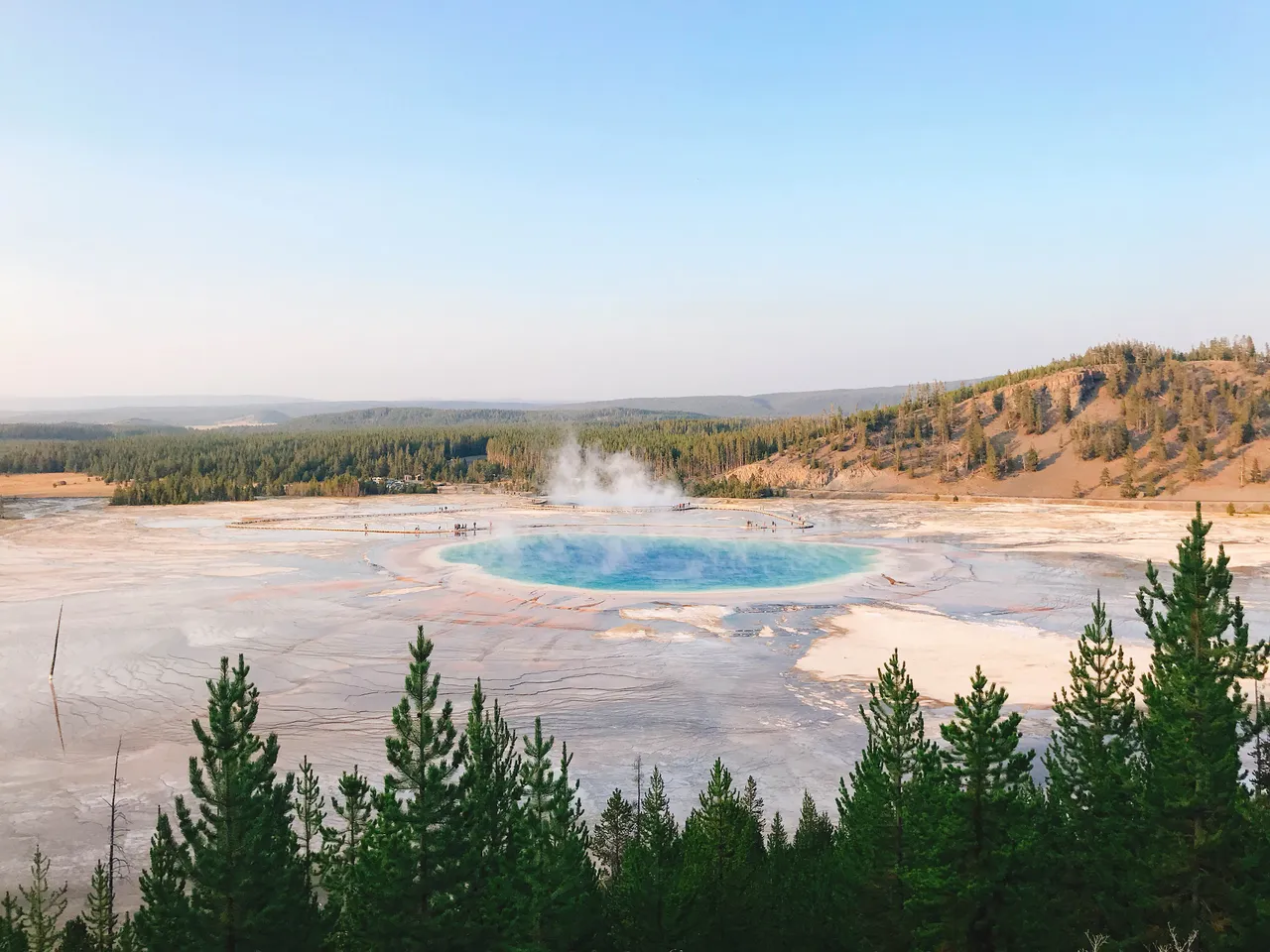 https://s3.us-east-2.amazonaws.com/partiko.io/img/malis-you-should-see-grand-prismatic-spring-from-the-hill-yellowstone-national-park-dcxyxtjd-1536362795593.png