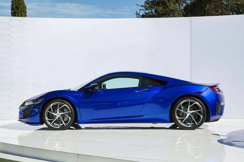 2018_acura_nsx_coupe_base_s_oem_4_815.jpg