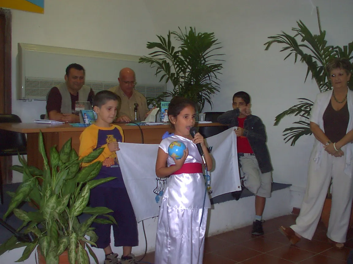 Angela Corvea en la feria del libro.JPG