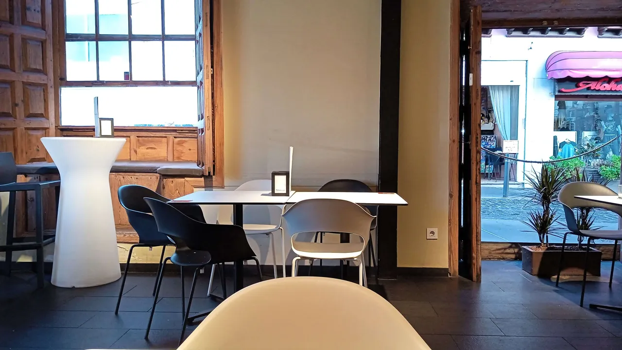 Un Café en la Casa de Francisco de Miranda Tenerife Hive (13).jpg
