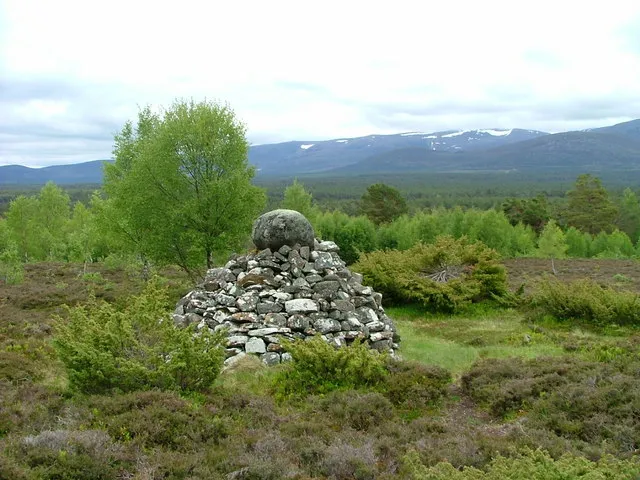 Memorial cairn geograph.org.uk Attribution Memorial cairn by Dave Fergusson 2.0.jpg