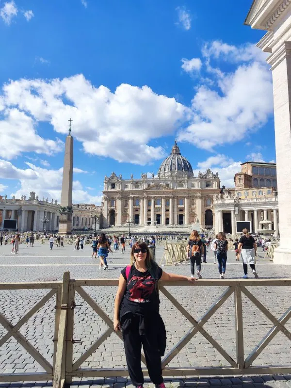 Yo en la plaza del Vaticano/Me in the Vatican square