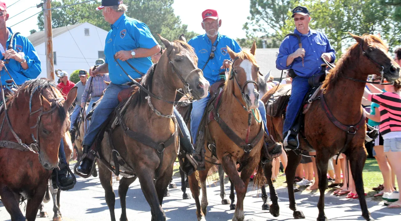 IMG_4587 pony parade.JPG