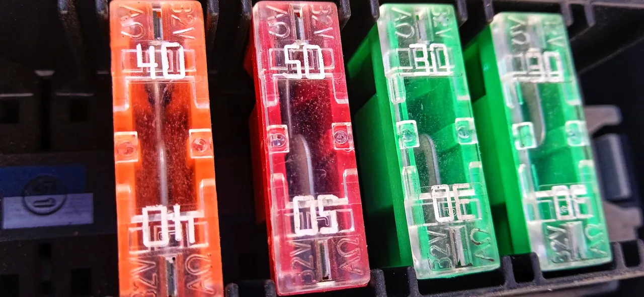 Fuses 1.jpg