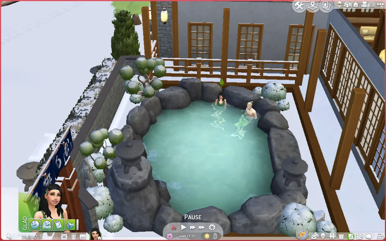 I bought this bathhouse from the gallery. And here is the sauna