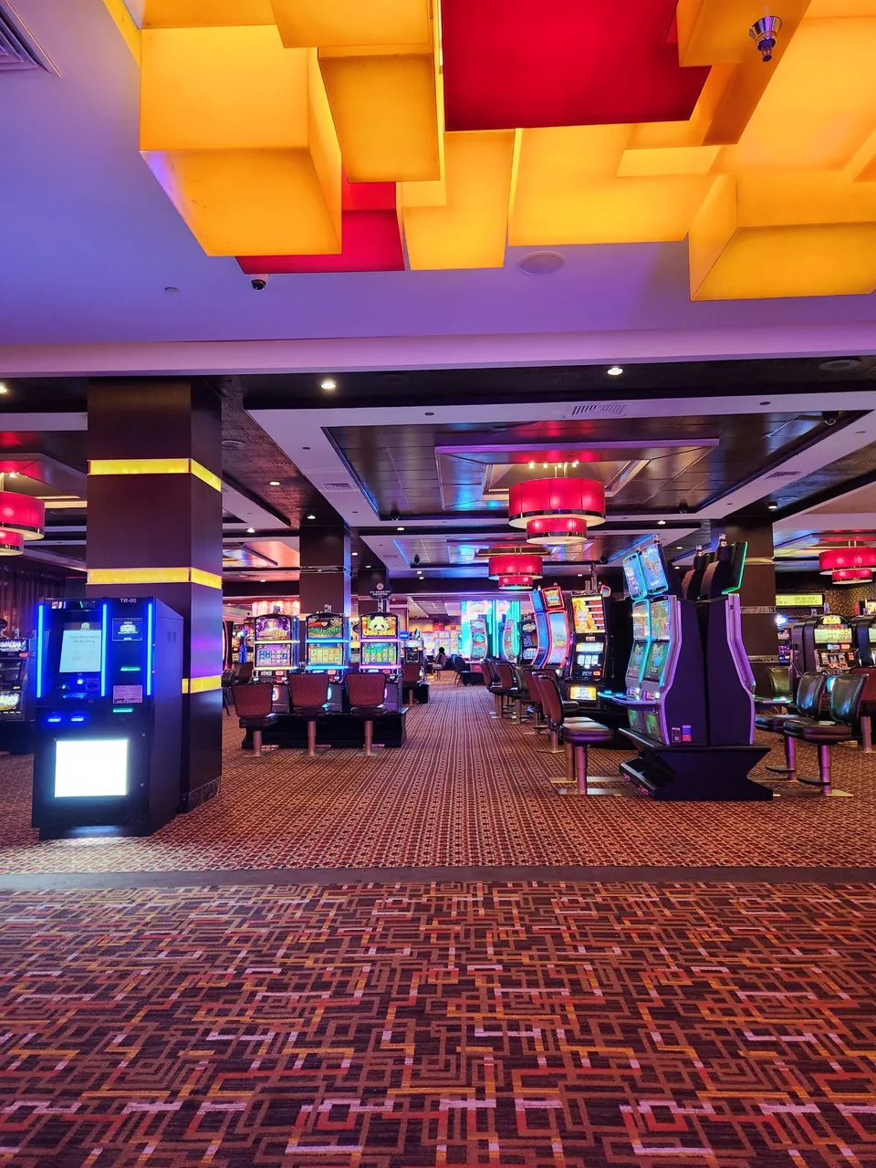 more of the casino floor.jpg