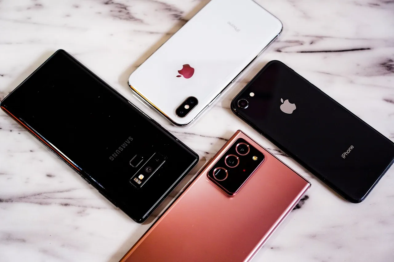 cellphones-5507342_1280.jpg