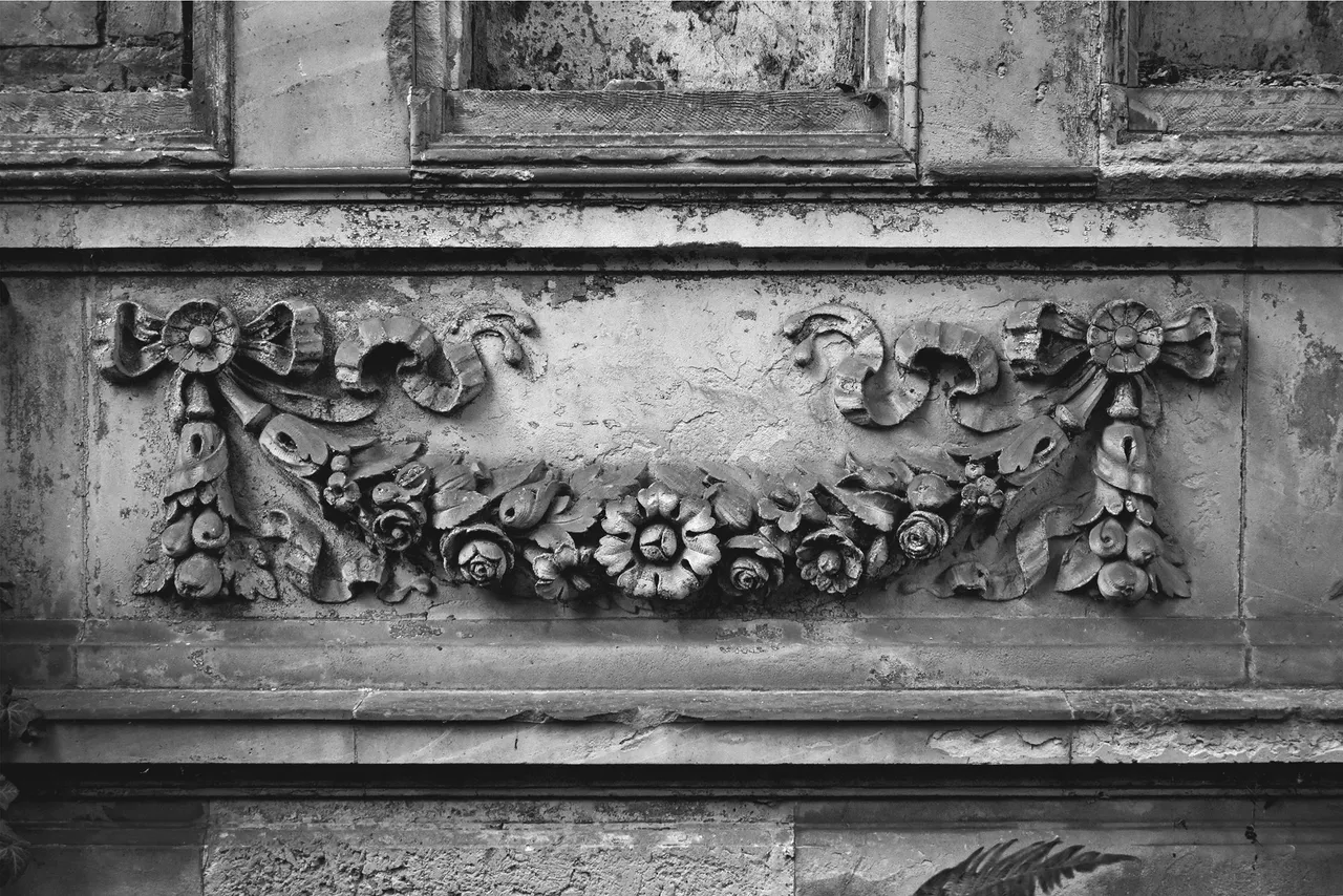 Old Jewish Cemetery bw 1.jpg