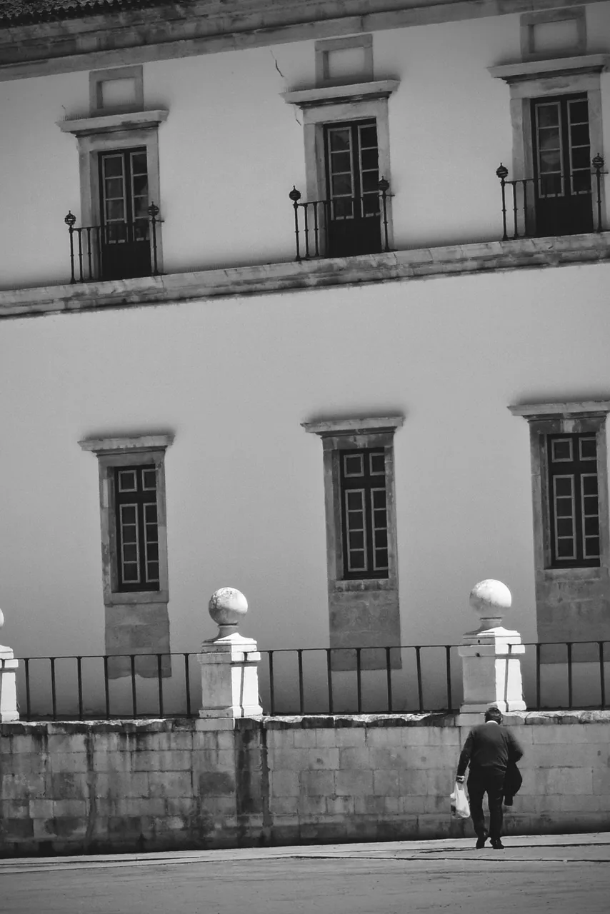 Alcobaça streets bw 8.jpg