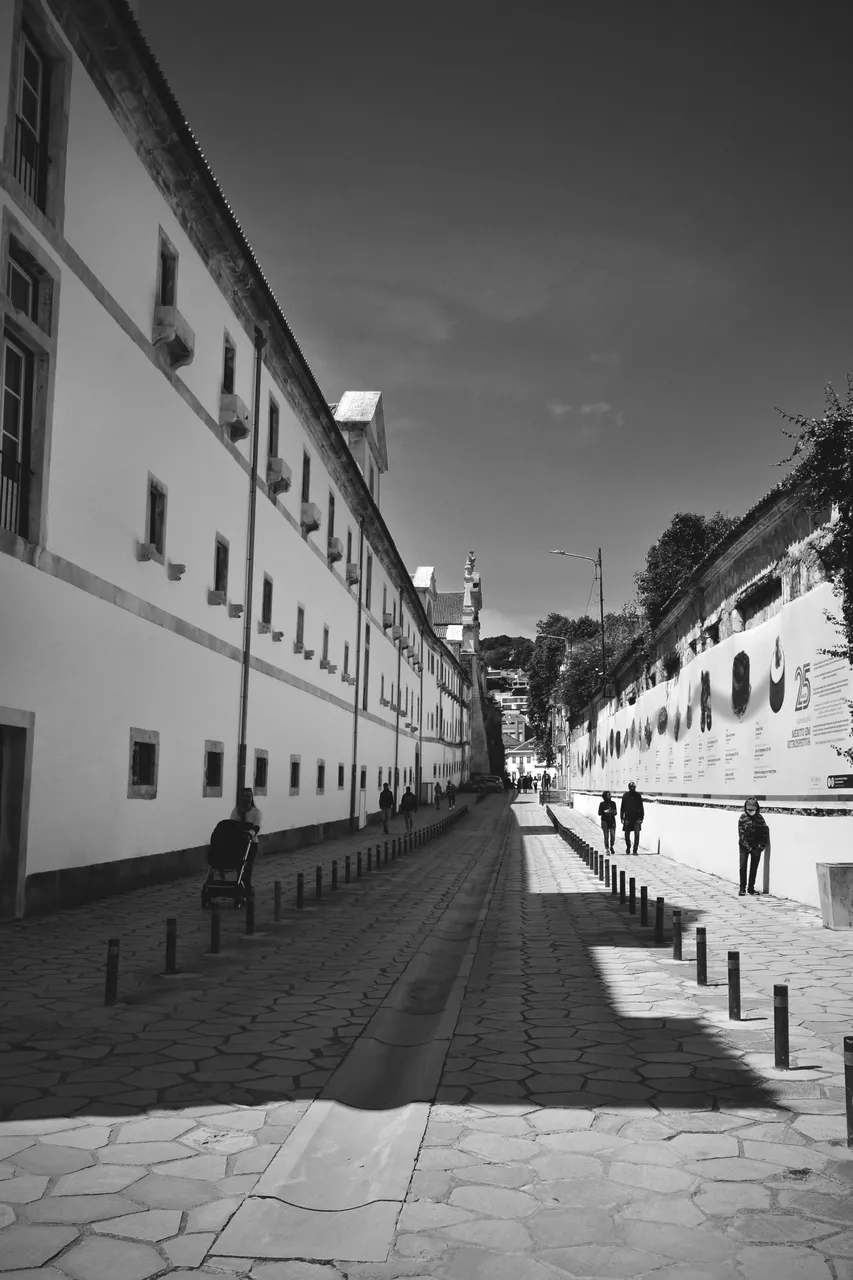 Alcobaça streets bw 4.jpg