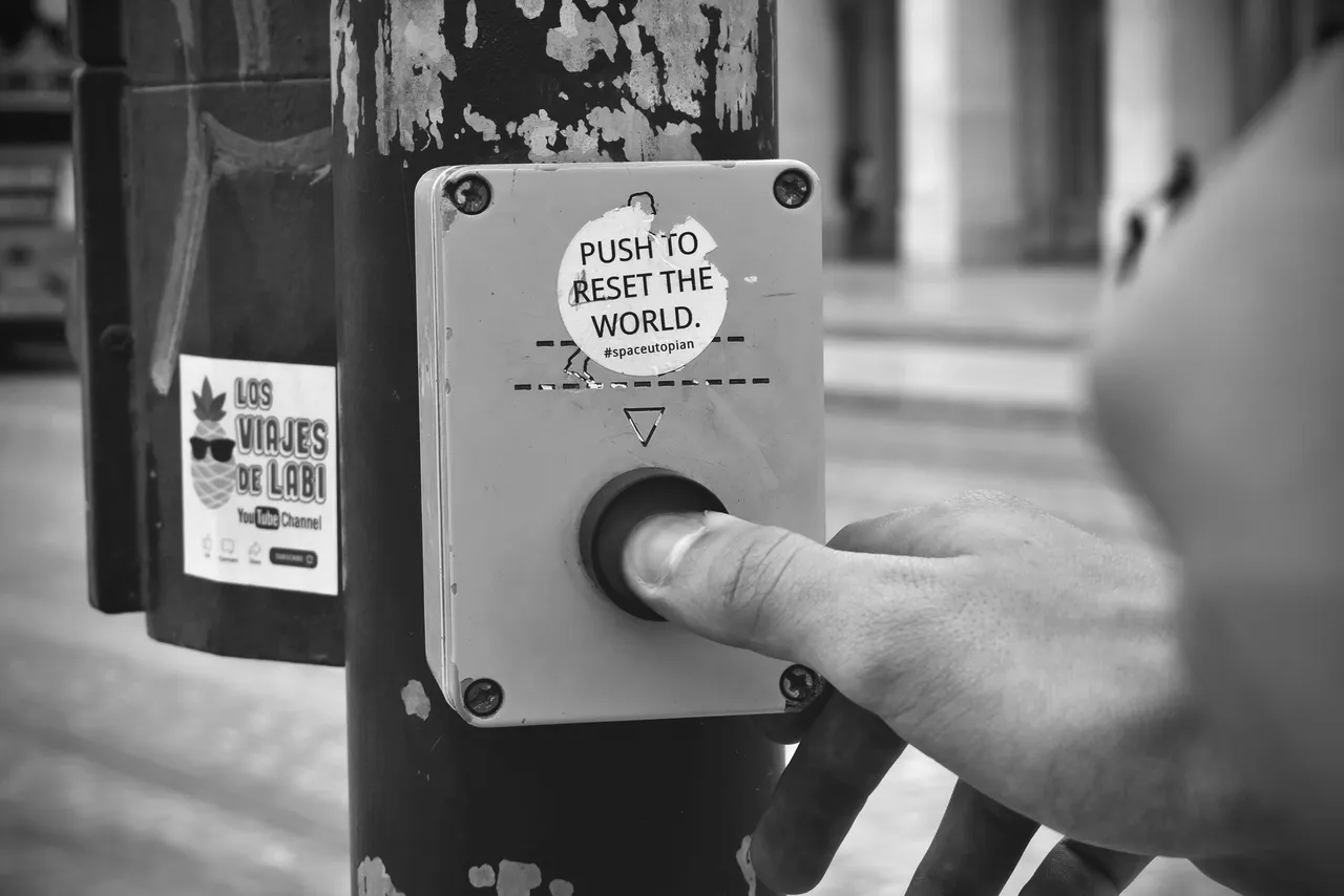 Lisbon street photography bw 8.jpg