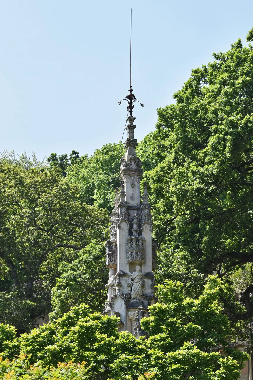 Quinta da Regaleira chapel 1.jpg