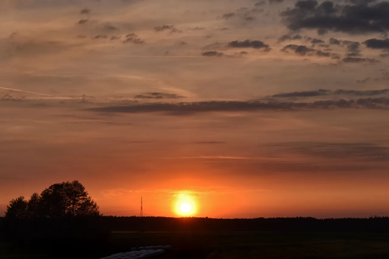 sunset tracks 22 may 9.jpg