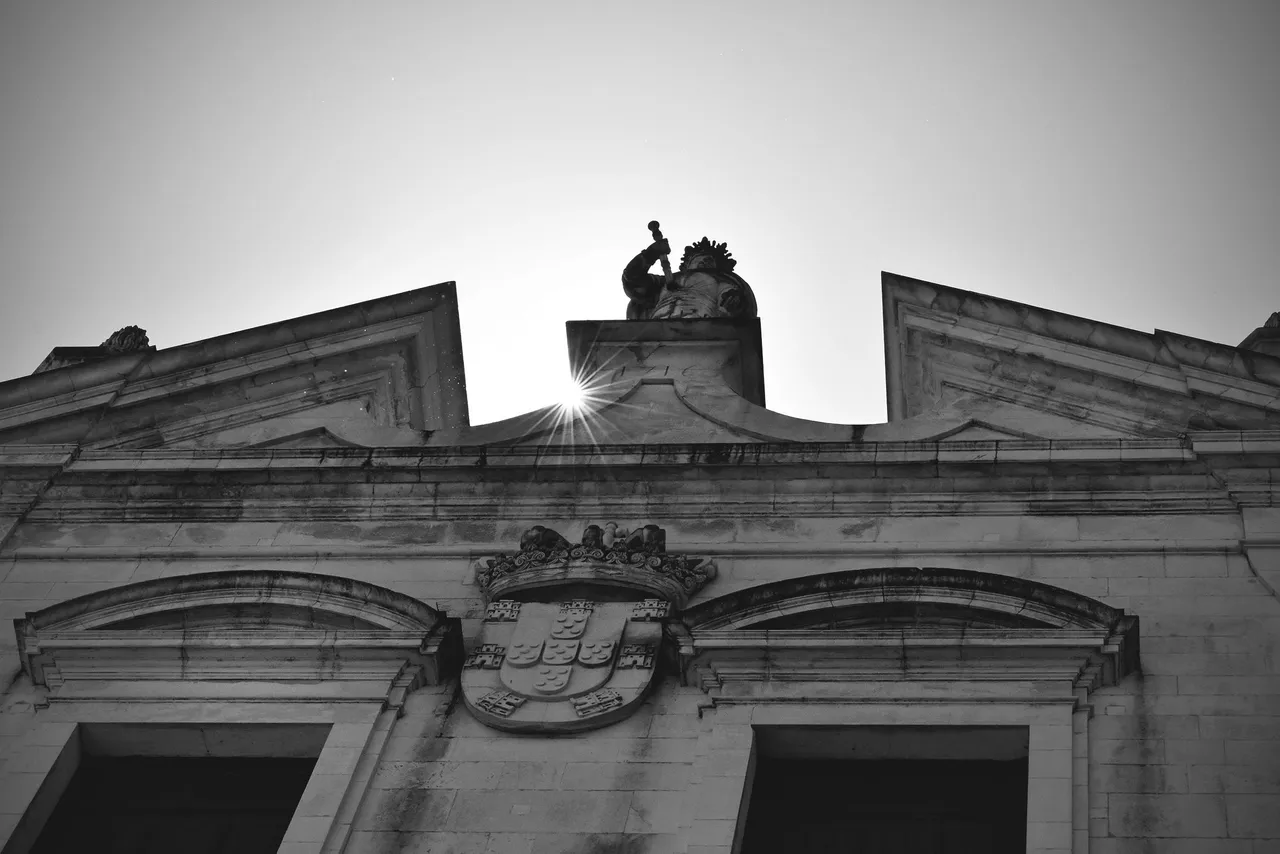 Alcobaça streets bw 6.jpg