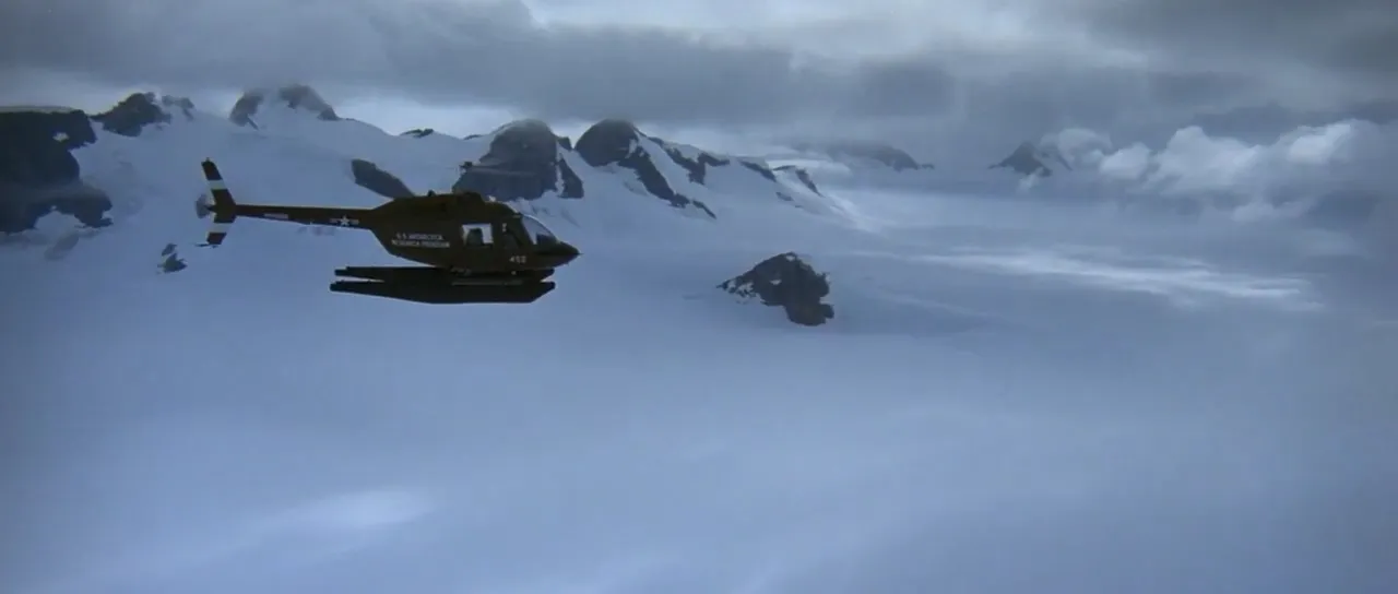 The.Thing.1982.BluRay.720p.x264.YIFY.mkv_snapshot_00.37.34.jpg