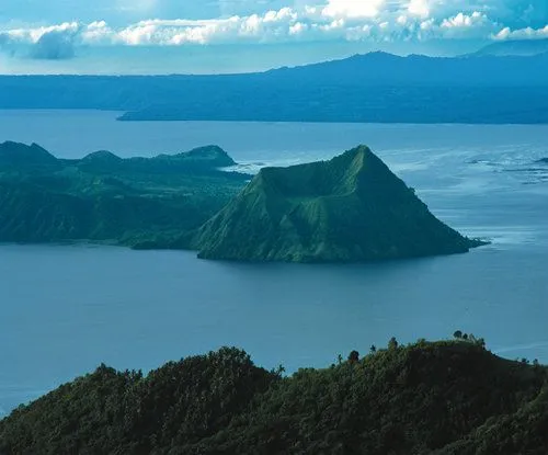 taal view 2.jpg