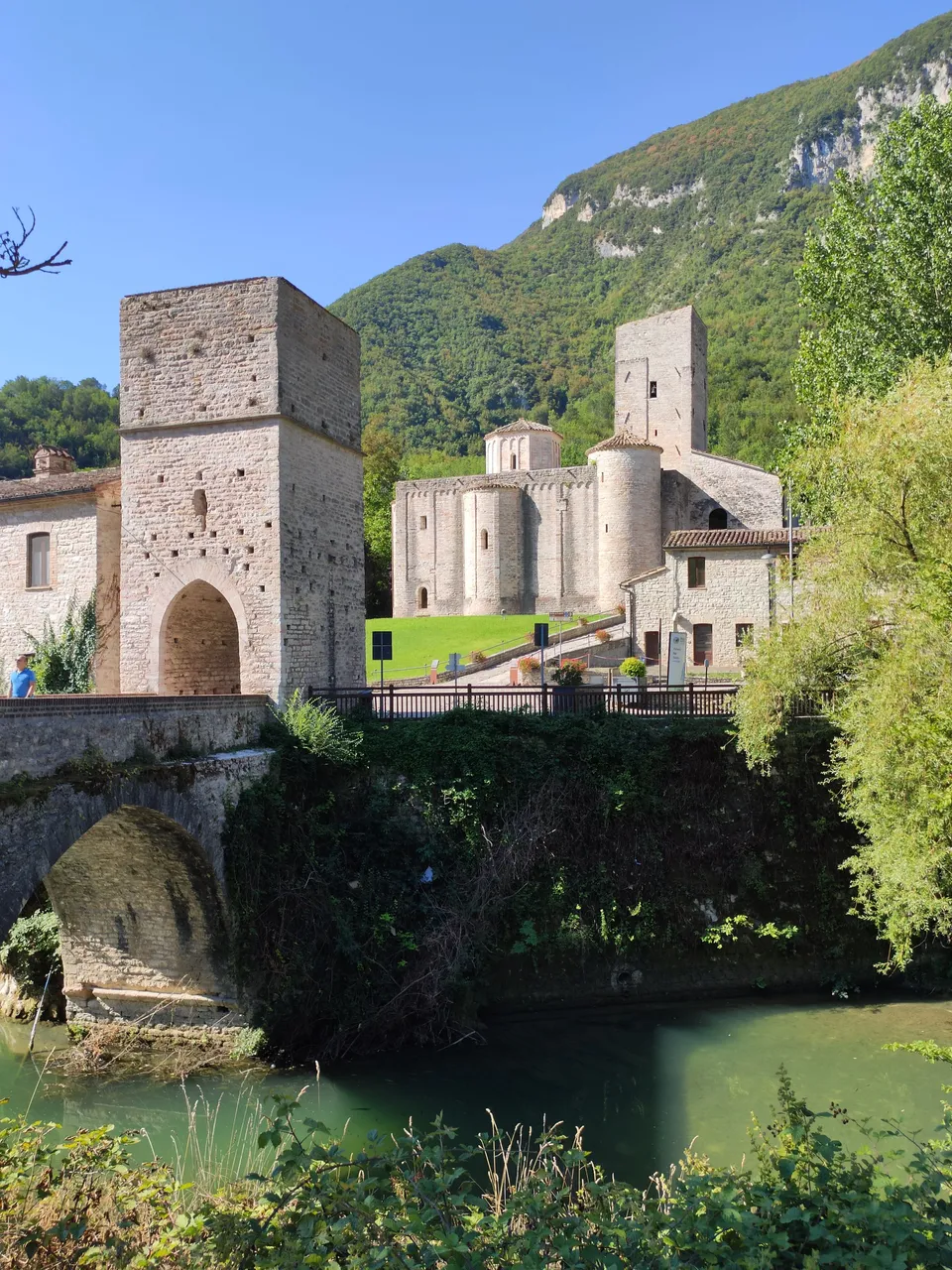 Ponte e chiesa prima foto.jpg