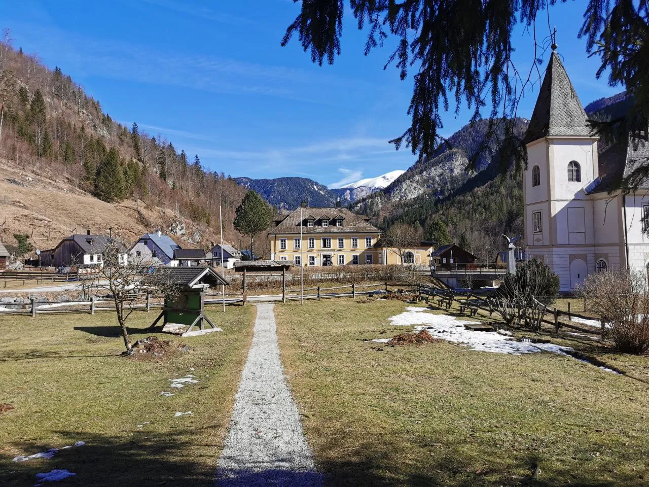 Nasswald Kirche und Raxkönig .jpg