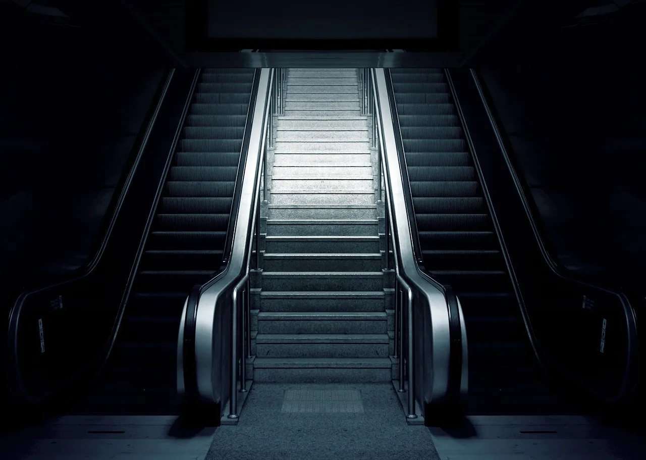 escalator-769790_1280.jpg