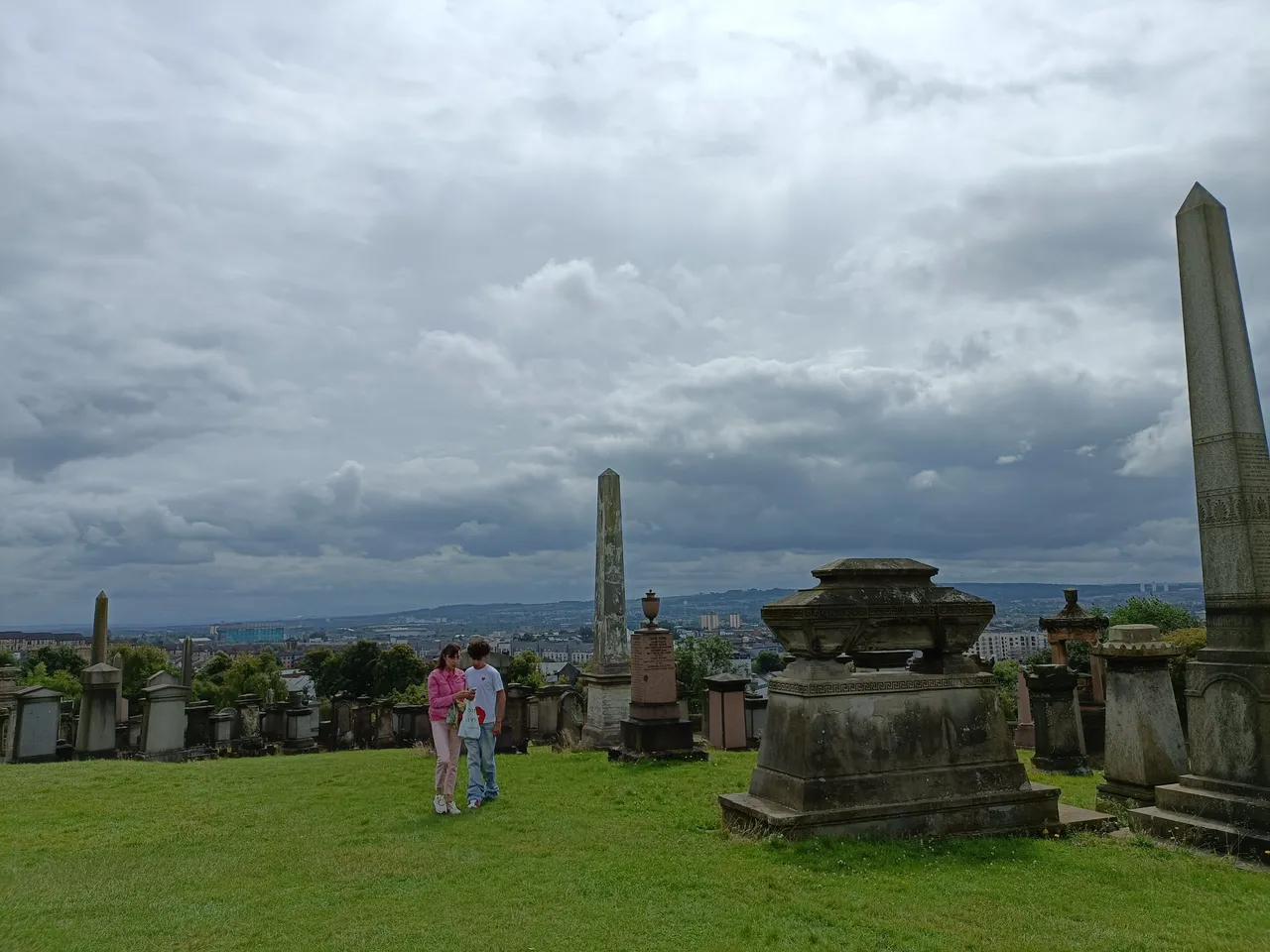 Widok z nekropolii obejmuje praktycznie całe Glasgow