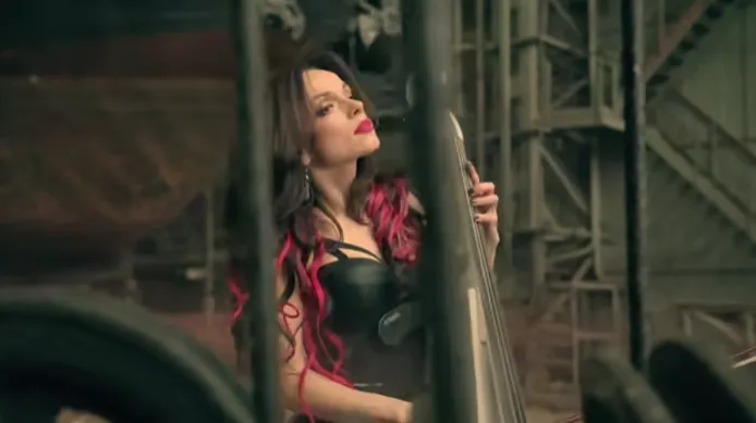 Screenshot from Youtube video / Captura de Pantalla del video de Youtube