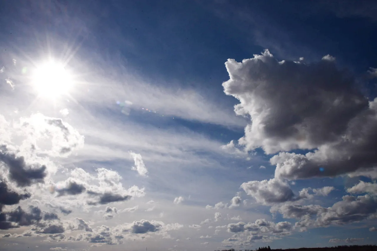 cloud2a.jpg