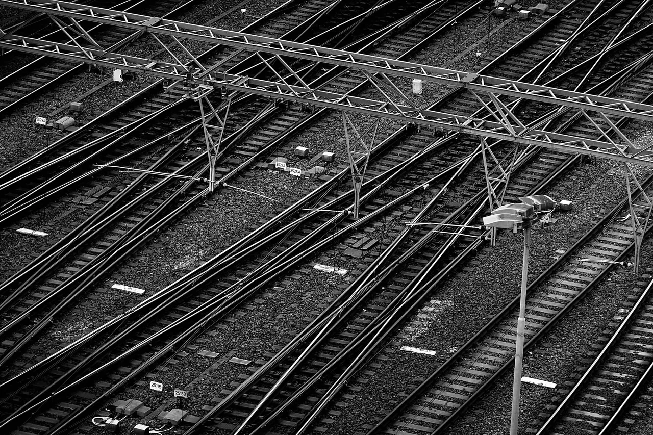 Tracks4.jpg