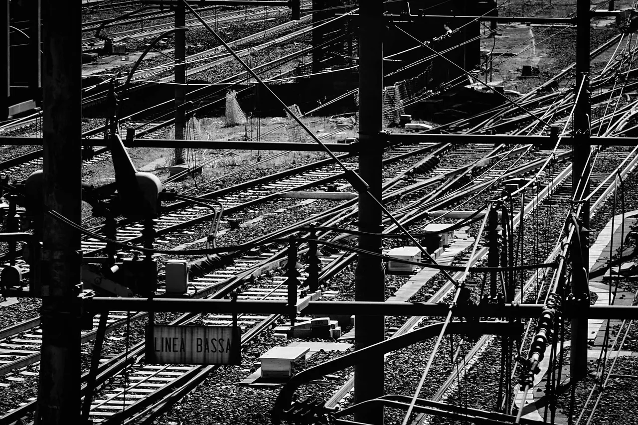 Tracks3.jpg