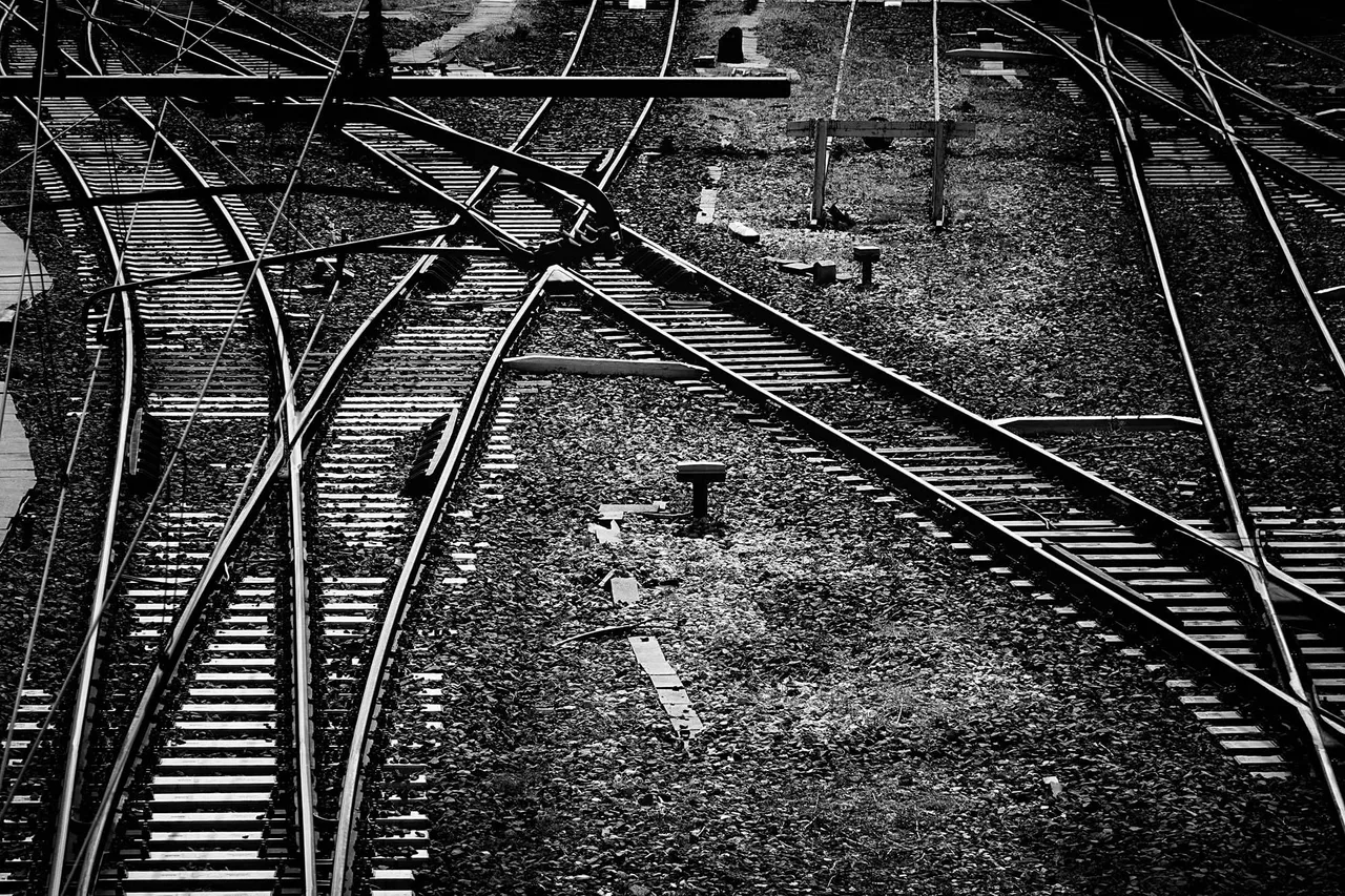 Tracks4.jpg