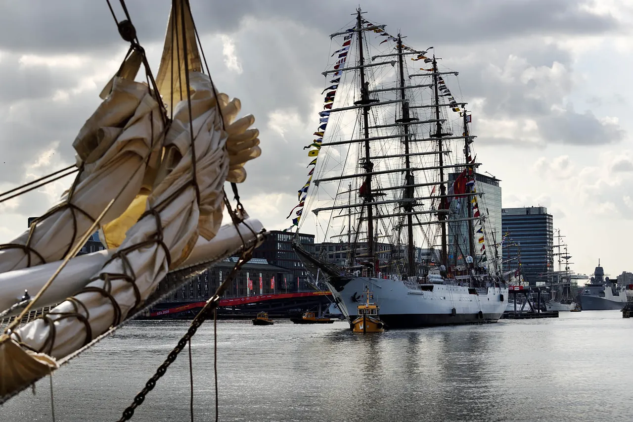 Sail10.jpg