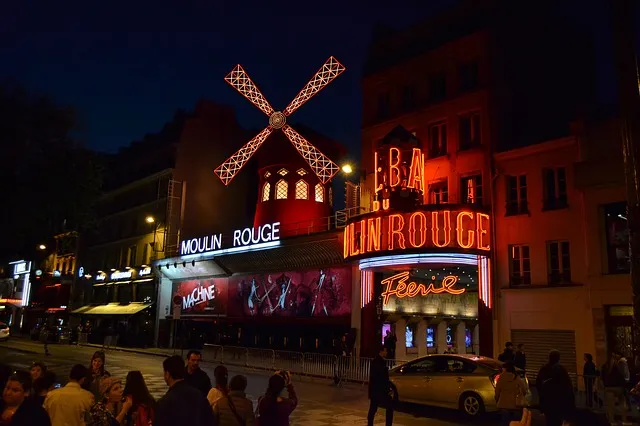 moulin-rouge-738110_640.jpg