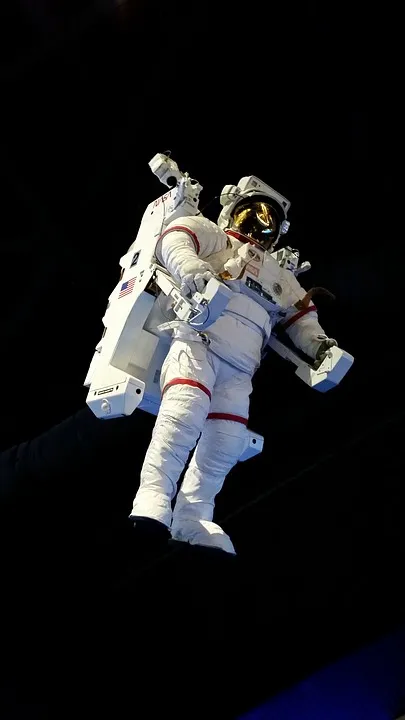 astronaut-1859534_960_720 schwerelos #.jpg