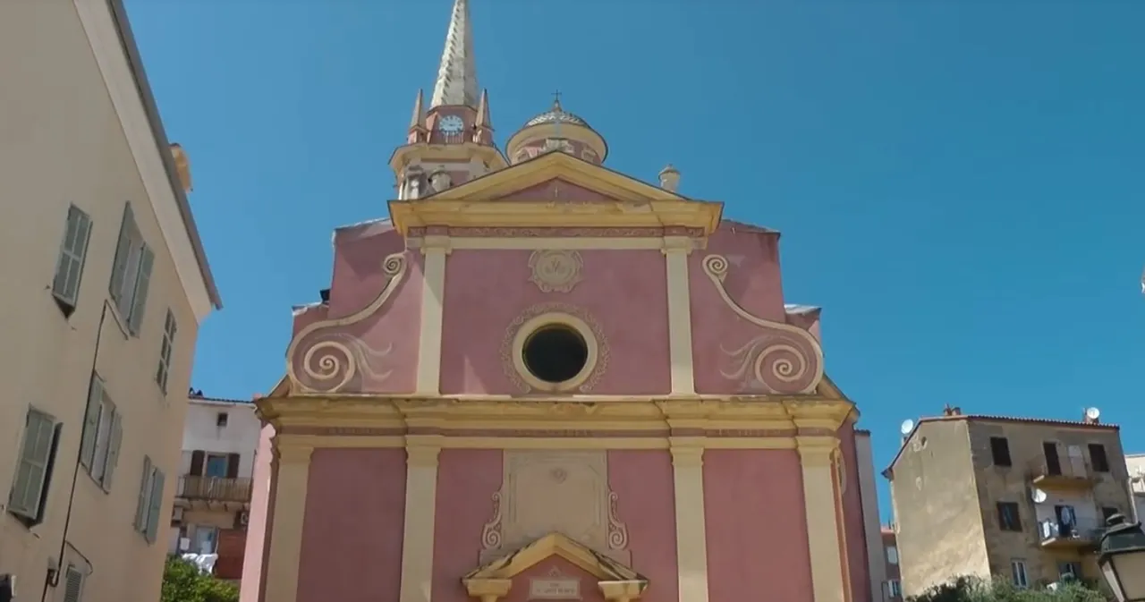 17.-Corsica-(Calvi)-10-Iglesia-Santa-Maria.jpg