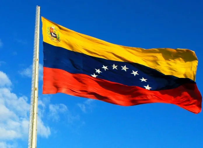 Bandera-de-venezuela-3-696x506.jpg esta.jpg