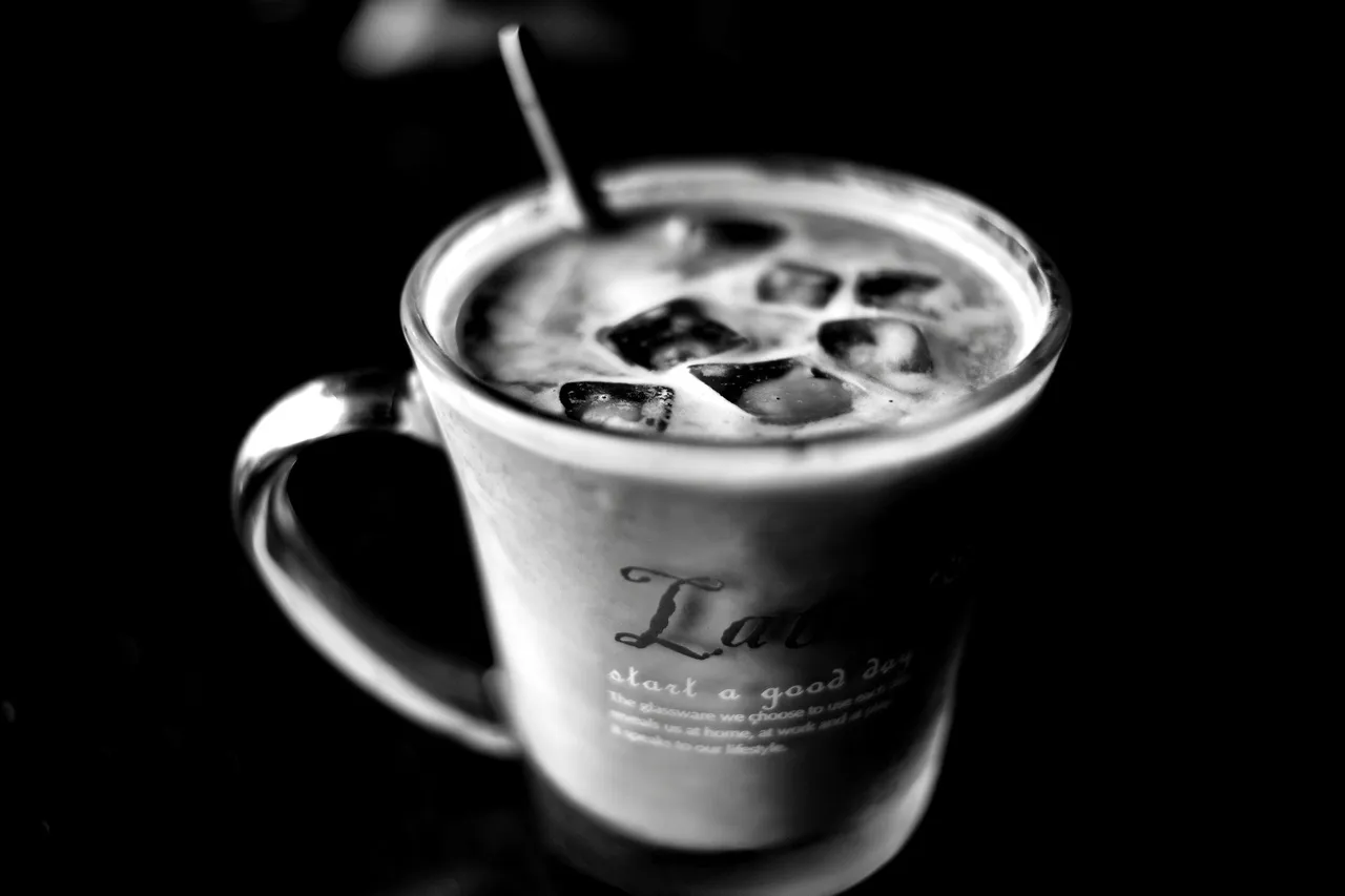 black-and-white-breakfast-caffeine-156924.jpg