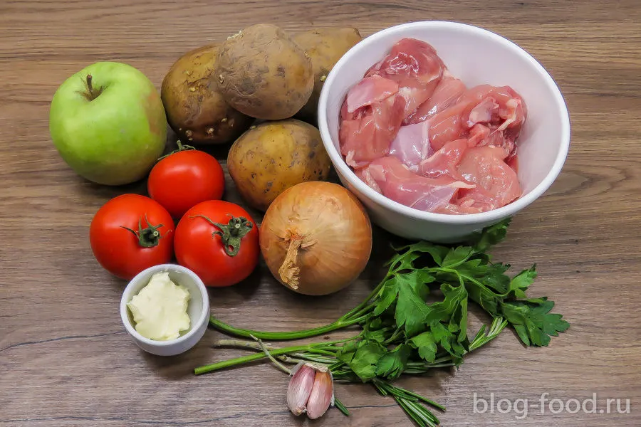 Chicken with baked potatoes and Apple