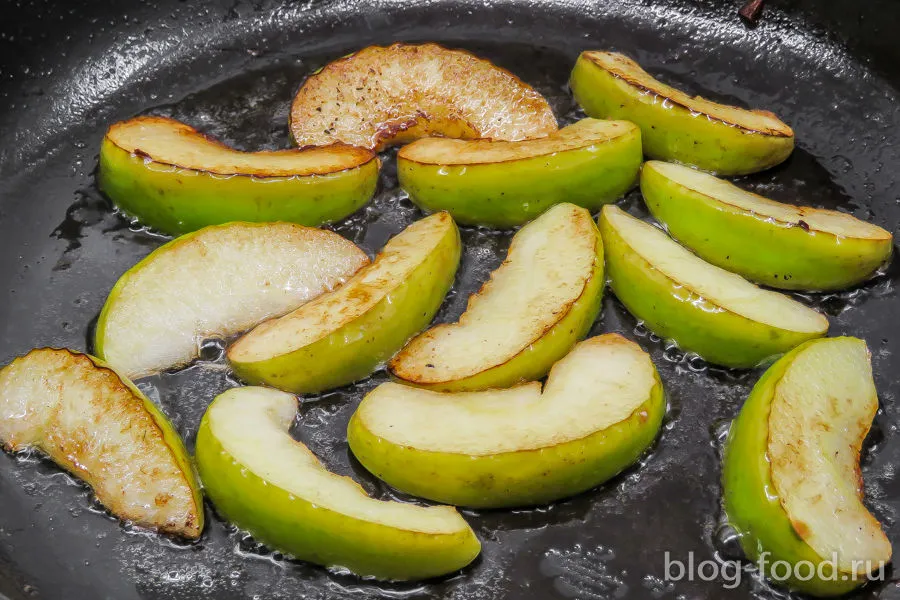 Chicken with baked potatoes and Apple