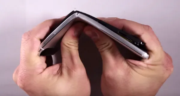 Nexus 6P: don't put it in your back pocket.