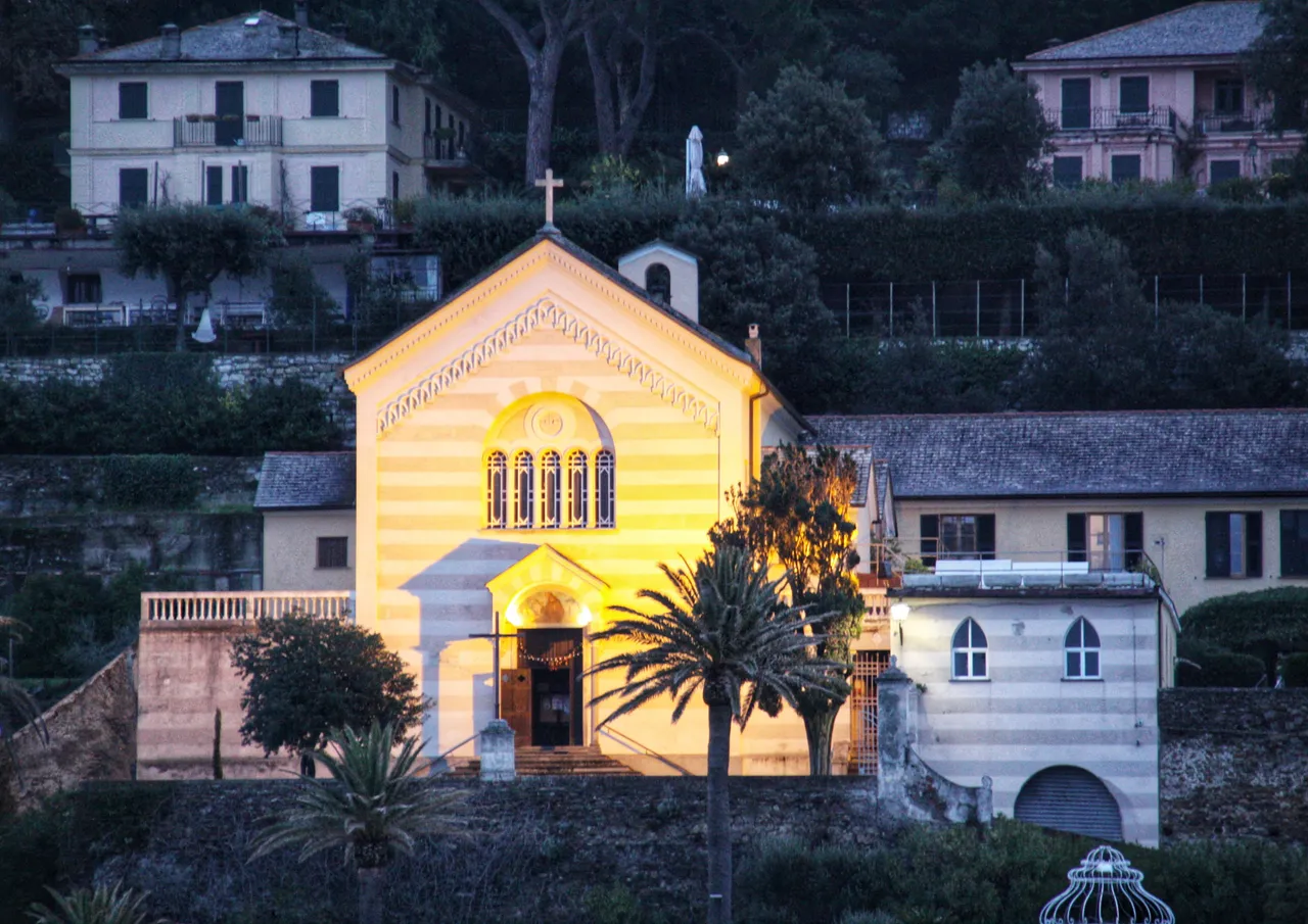 This little church is missing from my collection... should I definitely go and visit it?