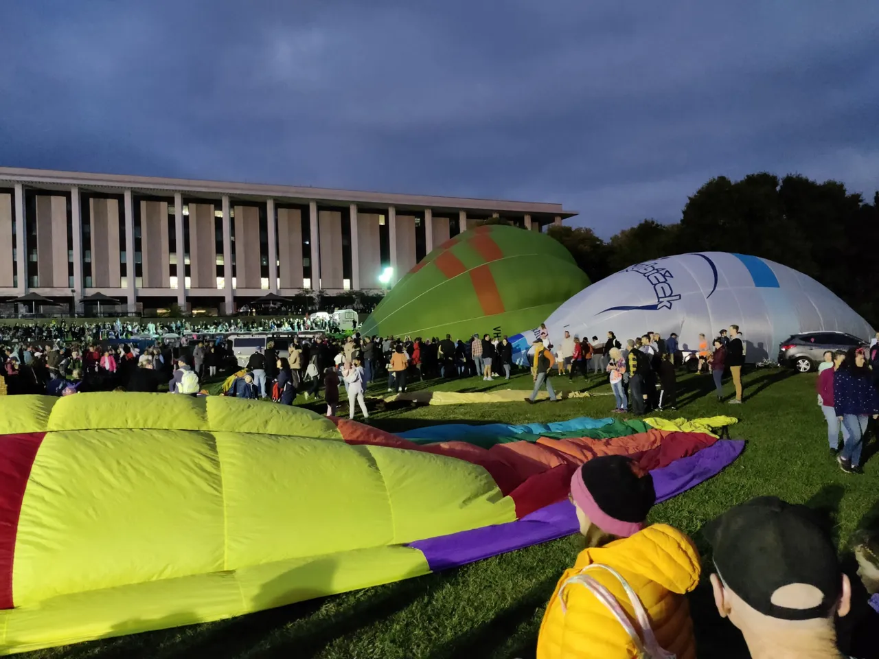 Early Morning Balloons: Canberra, AUSTRALIA.jpg