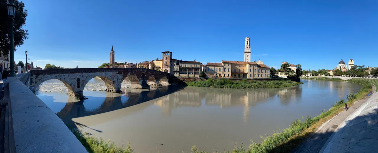 Ponte Pietra, the entrance to the old town