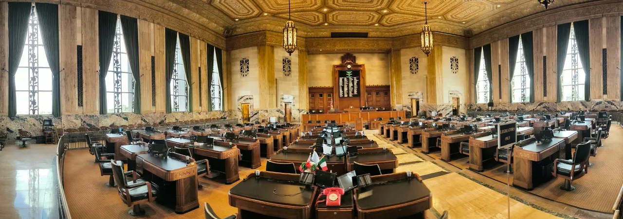 The parliament of Louisiana in Baton Rouge - you can easily go in and see nearly everything