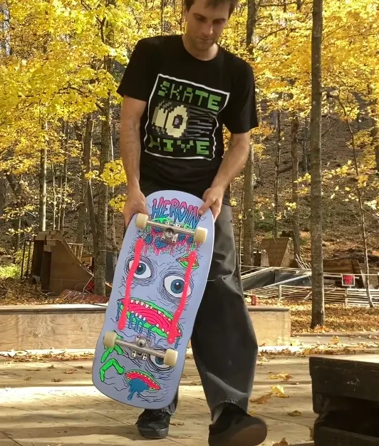 i got a skatehive shirt!