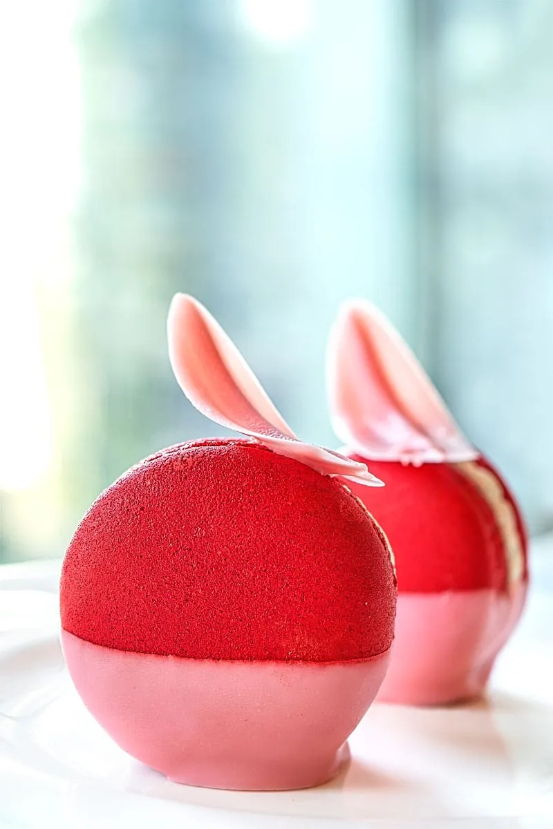 red macaron