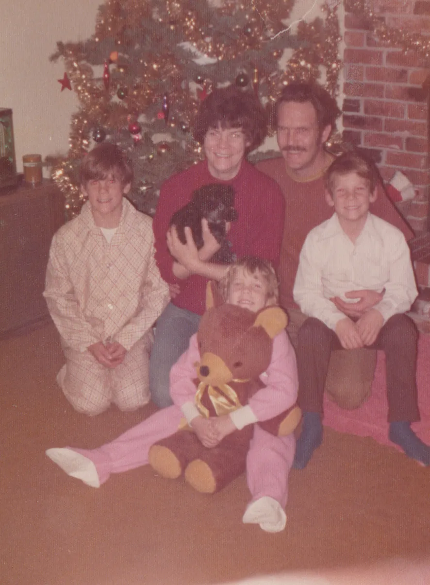 1974-12-25 - Wednesday - Family, man, woman, 2 boys, 1 girl, these 4pics have no date on them except they say 1974 and Burns, OR, 4pics-1.png