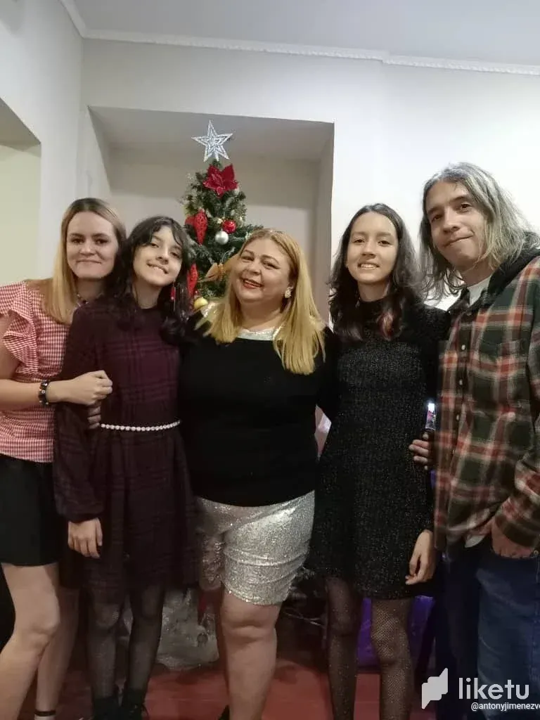clqubnsvc00vt0lszal7h5hlh_1000036472.webp