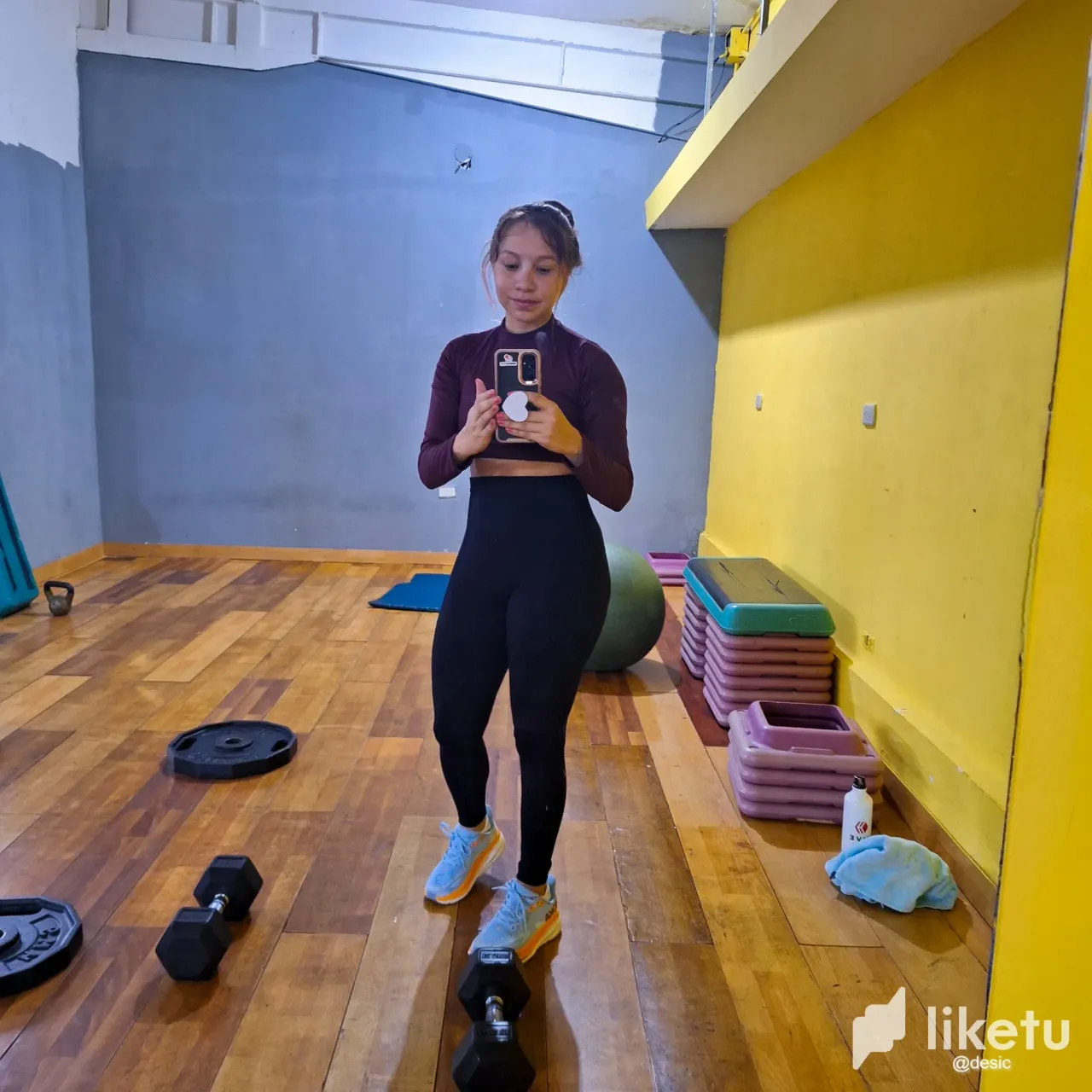 clustegx70017phszaqeubh97_20240408_114742.webp